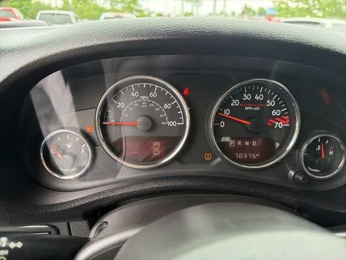 Used 2017 Jeep Wrangler Unlimited Rubicon AWD/4WD image 13