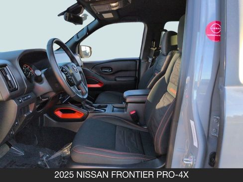 Certified 2025 Nissan Frontier PRO-4X image 15