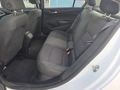 Used 2017 Chevrolet Cruze LS FWD image 14