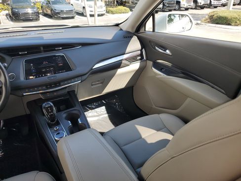 Used 2020 Cadillac XT4 Luxury image 16