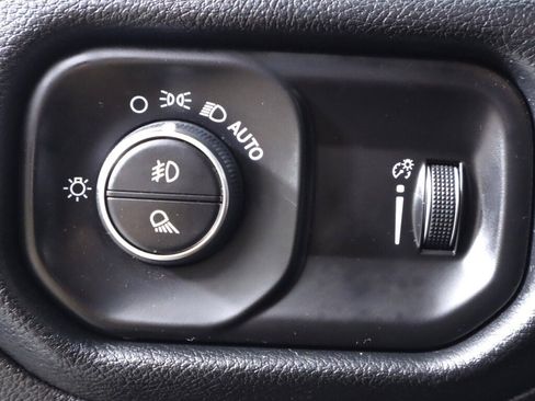 Used 2021 RAM 1500 Big Horn AWD/4WD image 10
