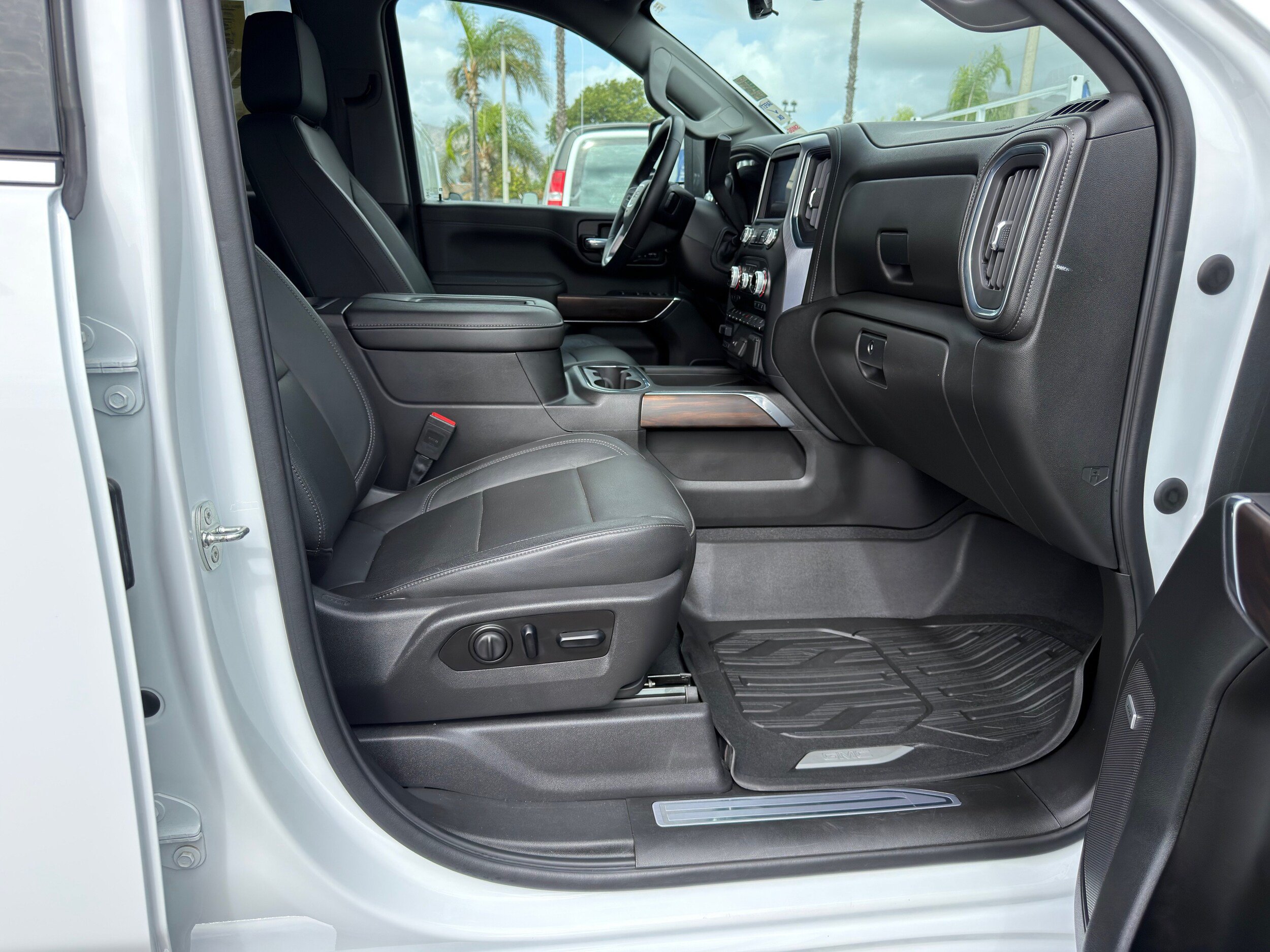 Used 2020 GMC Sierra 3500 SLT w/ SLT Premium Plus Package AWD/4WD image 10