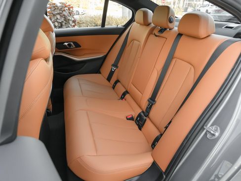 Used 2024 BMW 330i Sedan w/ Convenience Package RWD image 36