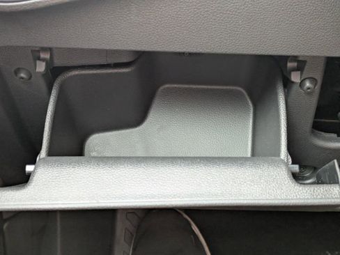 Used 2024 Volkswagen Tiguan Wolfsburg Edition image 32