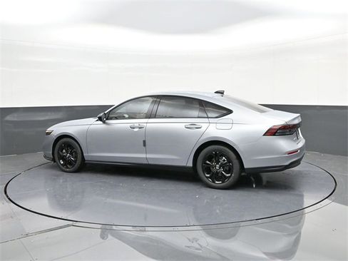 New 2025 Honda Accord SE image 5