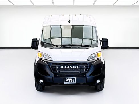 Used 2025 RAM ProMaster 2500 w/ Convenience Group FWD image 2