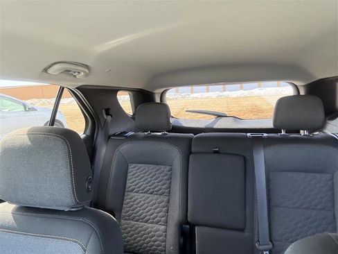 Used 2018 Chevrolet Equinox LT image 23