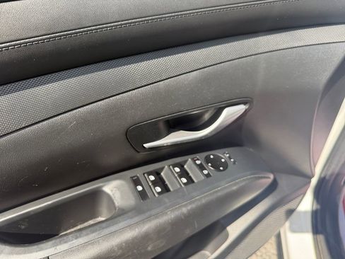 Used 2025 Hyundai Santa Cruz SE FWD image 18