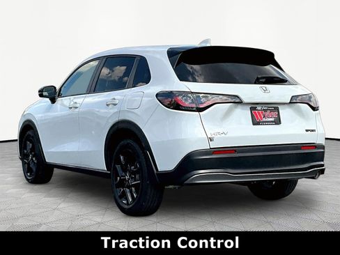 Used 2023 Honda HR-V Sport image 4