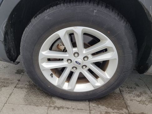 Used 2017 Ford Explorer XLT image 31