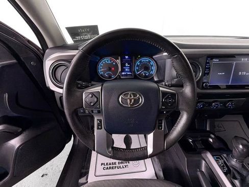 Used 2020 Toyota Tacoma TRD Sport AWD/4WD image 11