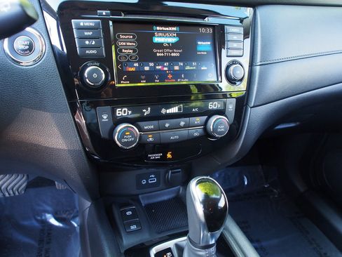 Used 2019 Nissan Rogue SV w/ Premium Package image 25