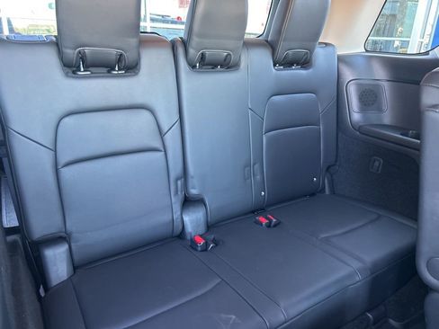 Used 2024 Nissan Pathfinder Platinum image 32