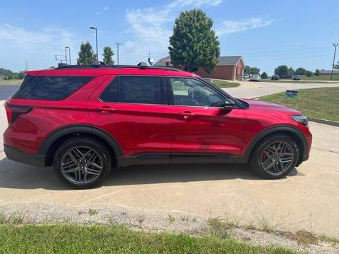 New 2026 Ford Explorer ST w/ Sun And Sound Package AWD/4WD image 10