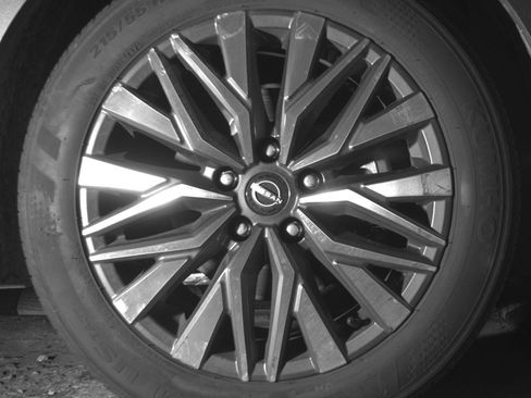 Used 2025 Nissan Altima 2.5 SV FWD image 13