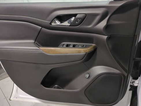 Used 2023 GMC Acadia SLE w/ Driver Convenience Package image 29