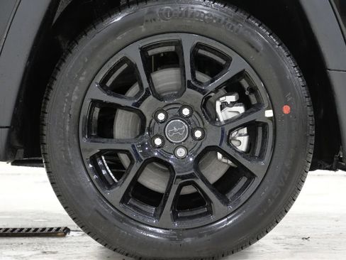 New 2026 Jeep Compass Latitude image 10