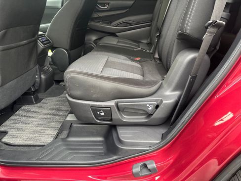 Certified 2025 Subaru Ascent Premium image 32