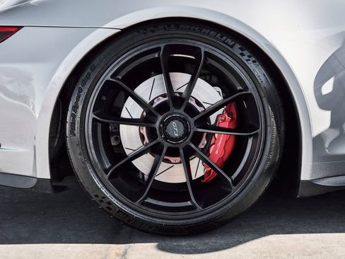 Used 2018 Porsche 911 GT3 w/ Sport Chrono Package RWD image 22