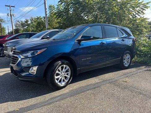 Used 2019 Chevrolet Equinox LT image 2