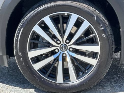 Used 2024 Nissan Pathfinder Platinum w/ Cargo Package FWD image 26