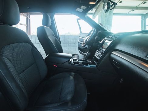 Used 2019 Ford Explorer XLT w/ Equipment Group 201A image 15