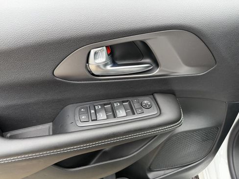 New 2027 Chrysler Pacifica LX FWD image 11