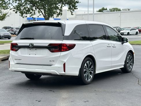 Used 2025 Honda Odyssey Elite image 12