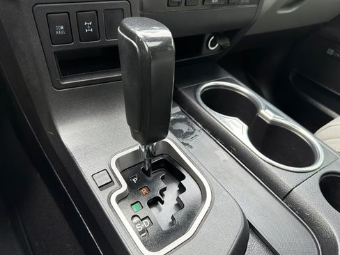 Used 2019 Toyota Sequoia Limited w/ Safety & Convenience Package AWD/4WD image 23
