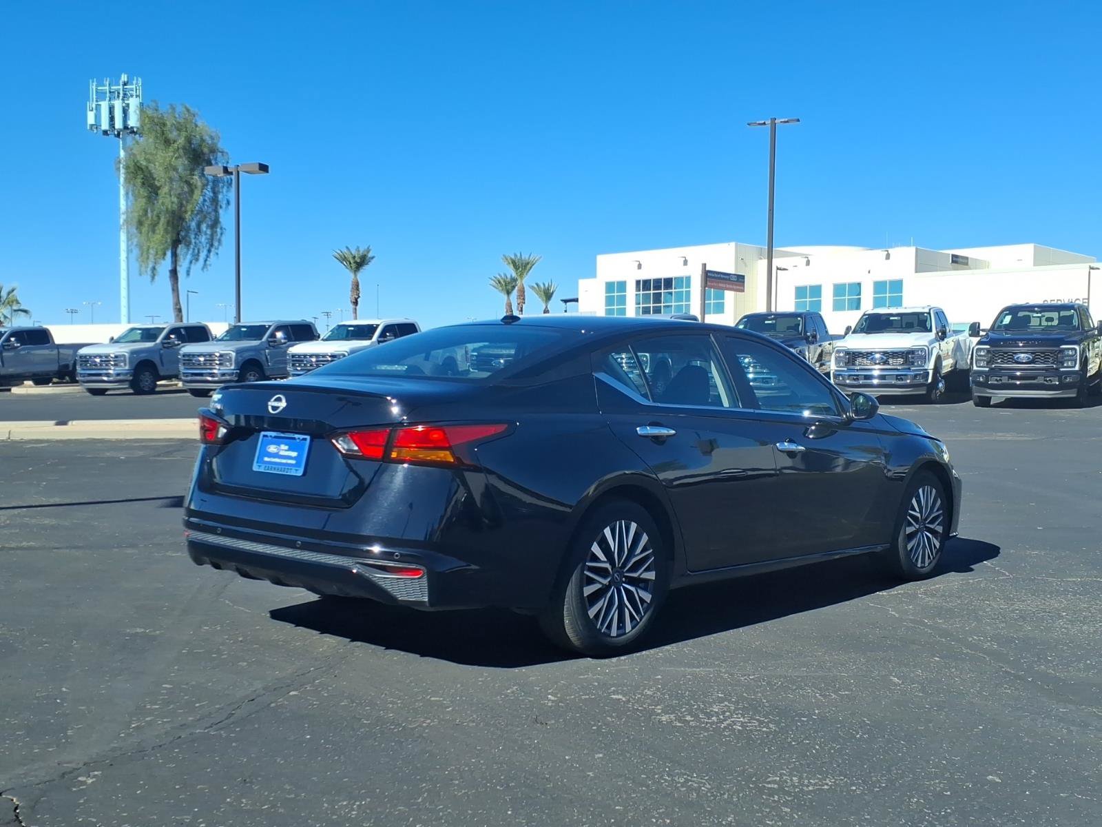 Used 2025 Nissan Altima 2.5 SV FWD image 5