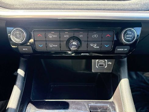 Used 2022 Jeep Compass Latitude w/ Convenience Group AWD/4WD image 31