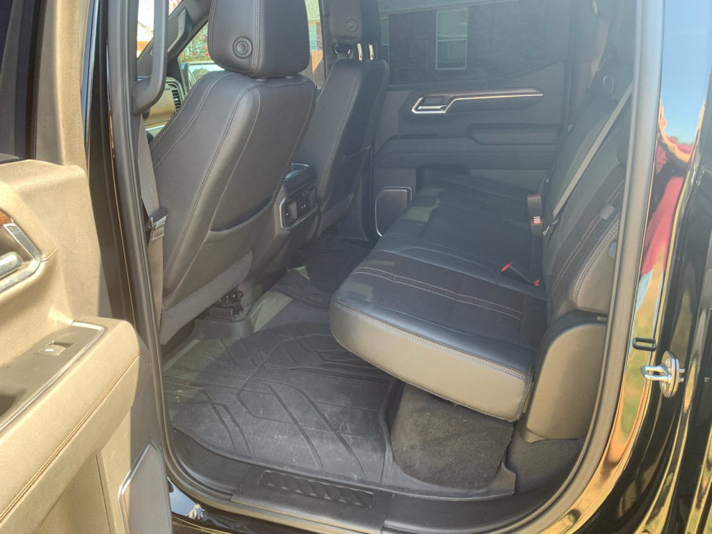 Used 2022 Chevrolet Silverado 1500 High Country w/ High Country Premium Package AWD/4WD image 10