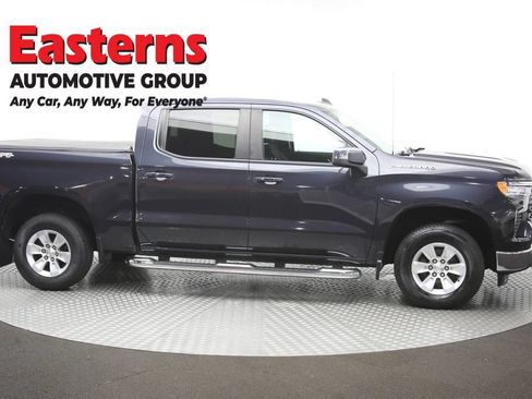 Used 2022 Chevrolet Silverado 1500 LT w/ Convenience Package II AWD/4WD image 46