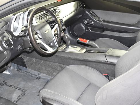 Used 2015 Chevrolet Camaro LT RWD image 2