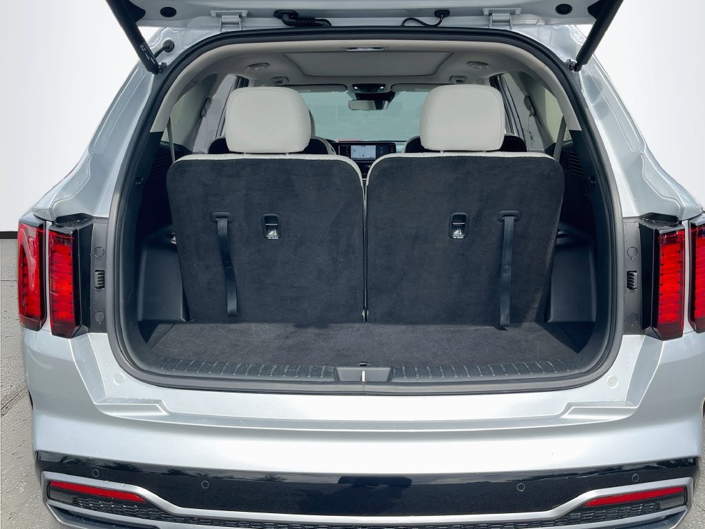 Used 2022 Kia Sorento EX w/ Panoramic Sunroof Package FWD image 26