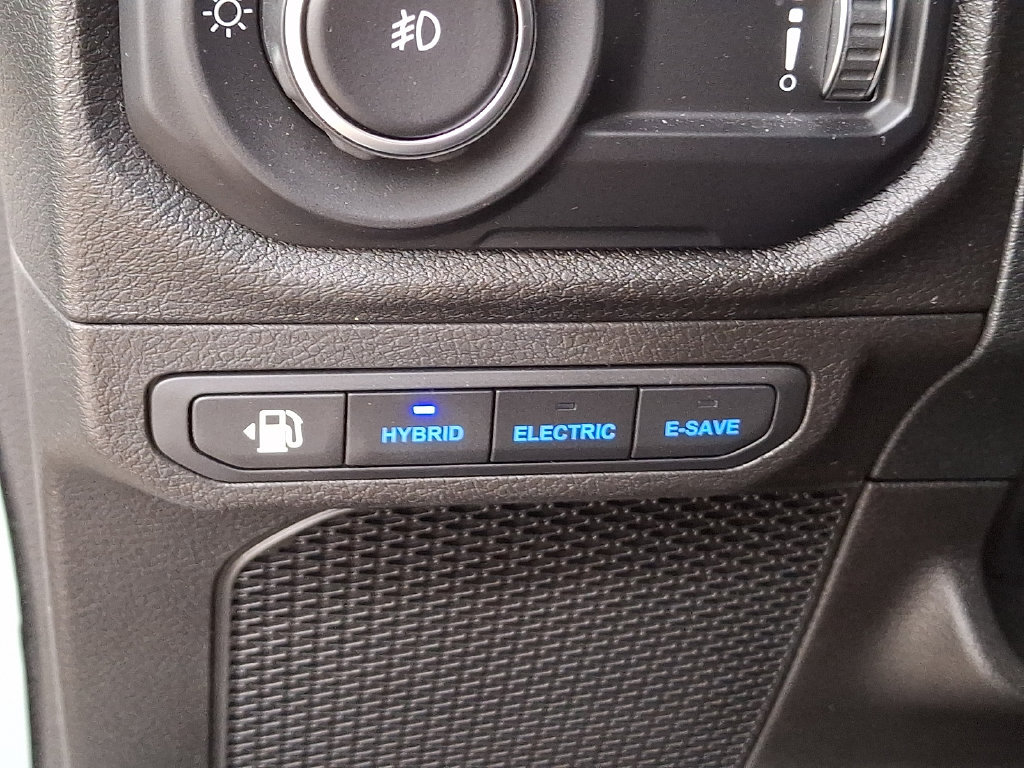 Used 2024 Jeep Wrangler Unlimited w/ Convenience Group AWD/4WD image 28