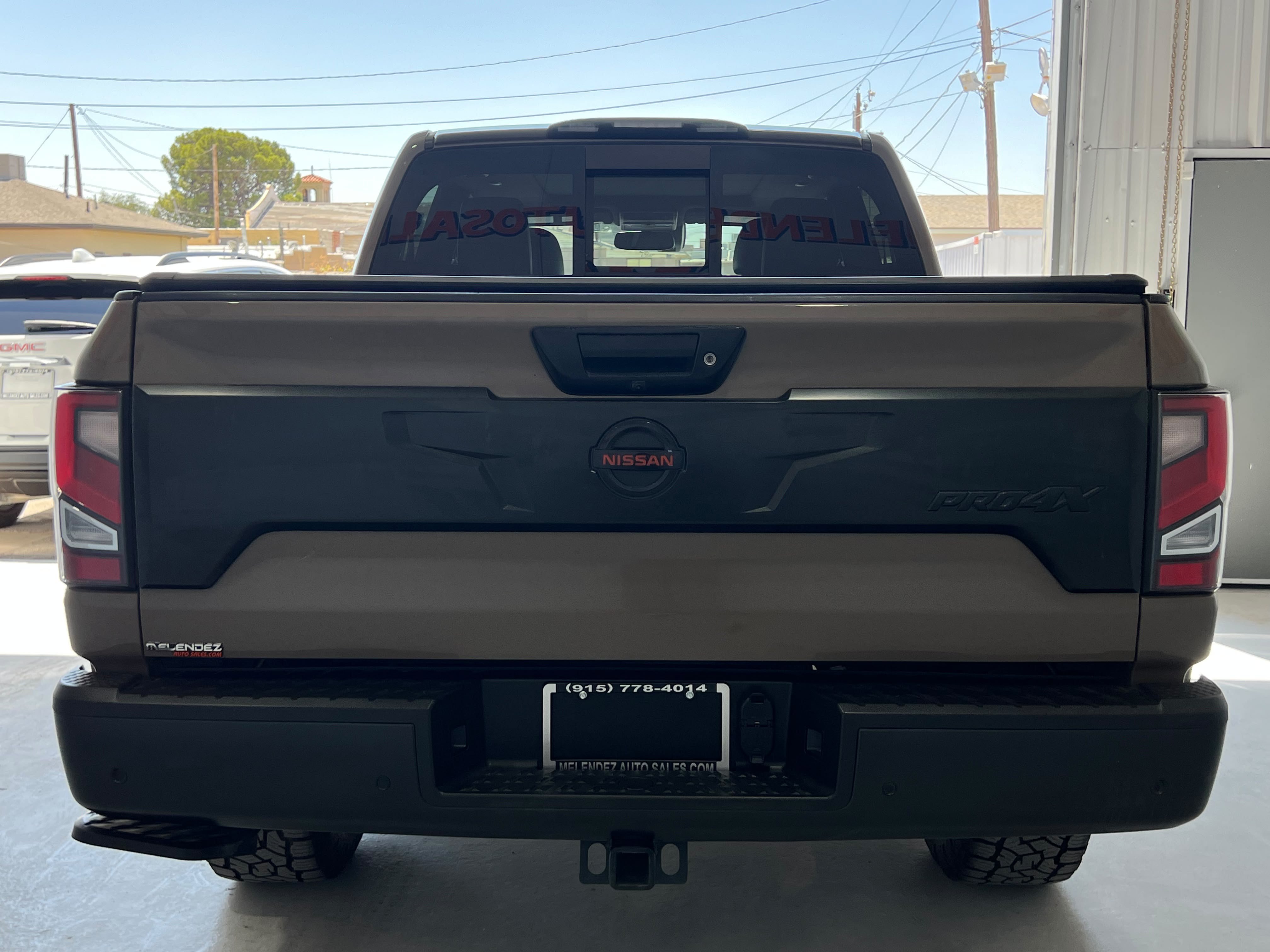 Used 2021 Nissan Titan PRO-4X w/ Pro-4x Convenience Package AWD/4WD image 3
