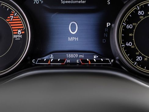 Used 2021 Jeep Cherokee Limited w/ Mopar Interior Package image 3