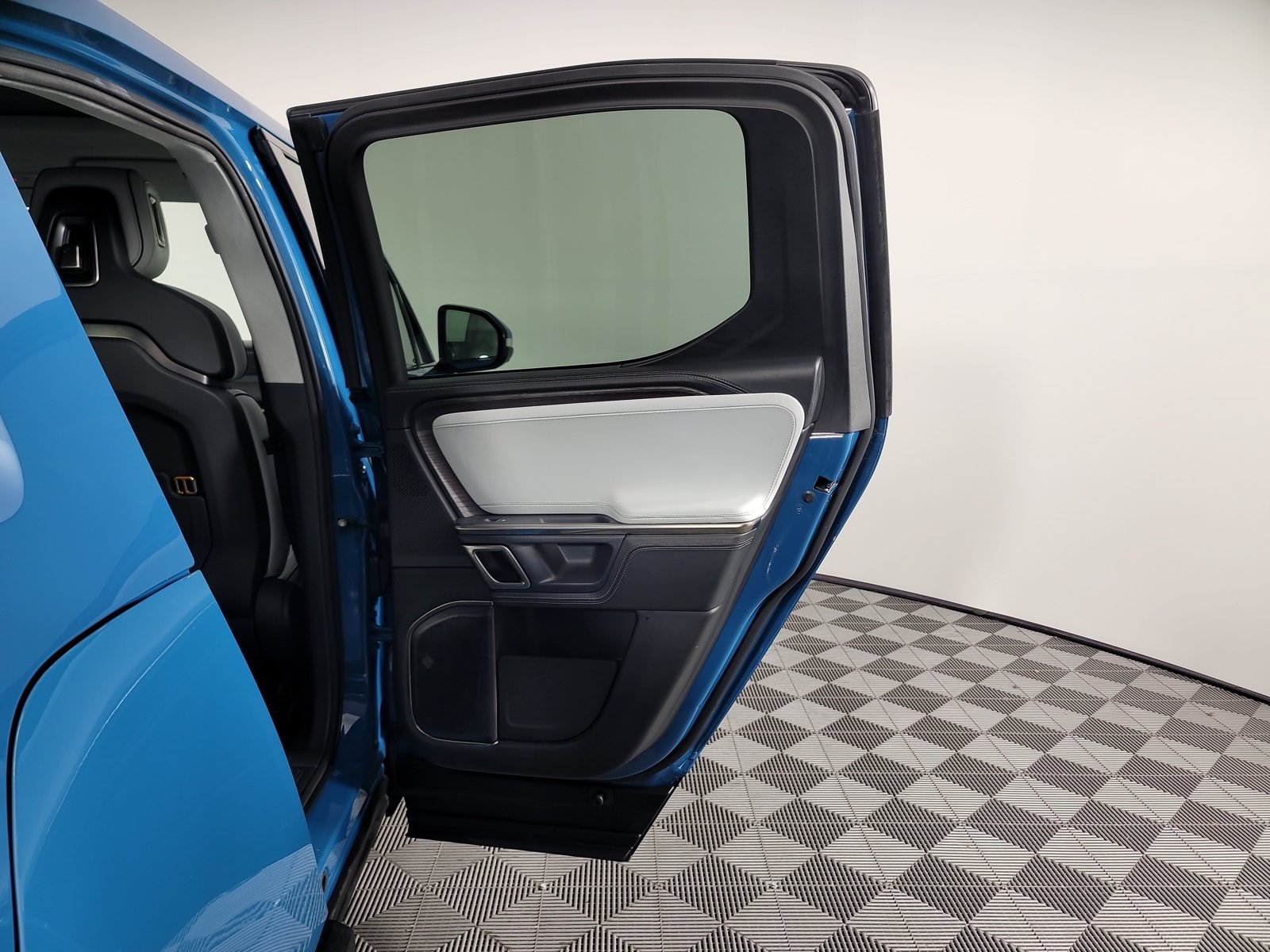 Used 2023 Rivian R1T Adventure Quad AWD/4WD image 19