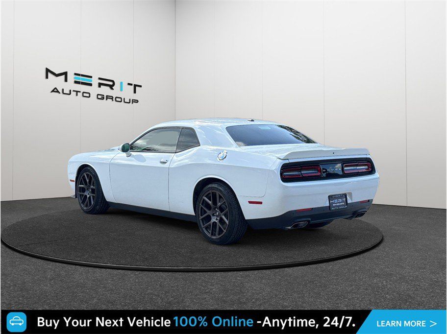 Used 2018 Dodge Challenger R/T w/ Performance Handling Group RWD image 7