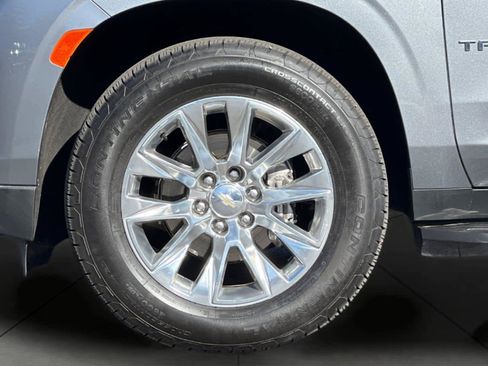 Used 2021 Chevrolet Tahoe Premier w/ Premium Package image 11