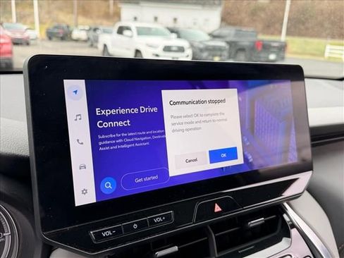 Used 2024 Toyota Venza XLE image 20