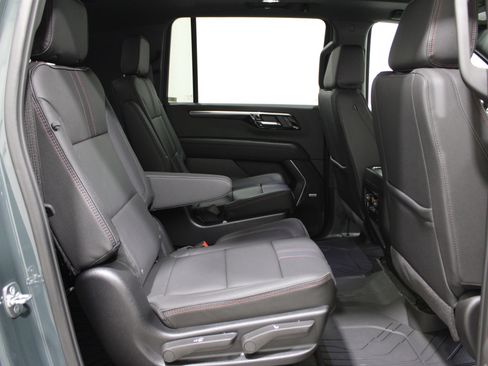 Used 2026 Chevrolet Suburban RST w/ RST Capability Package image 29