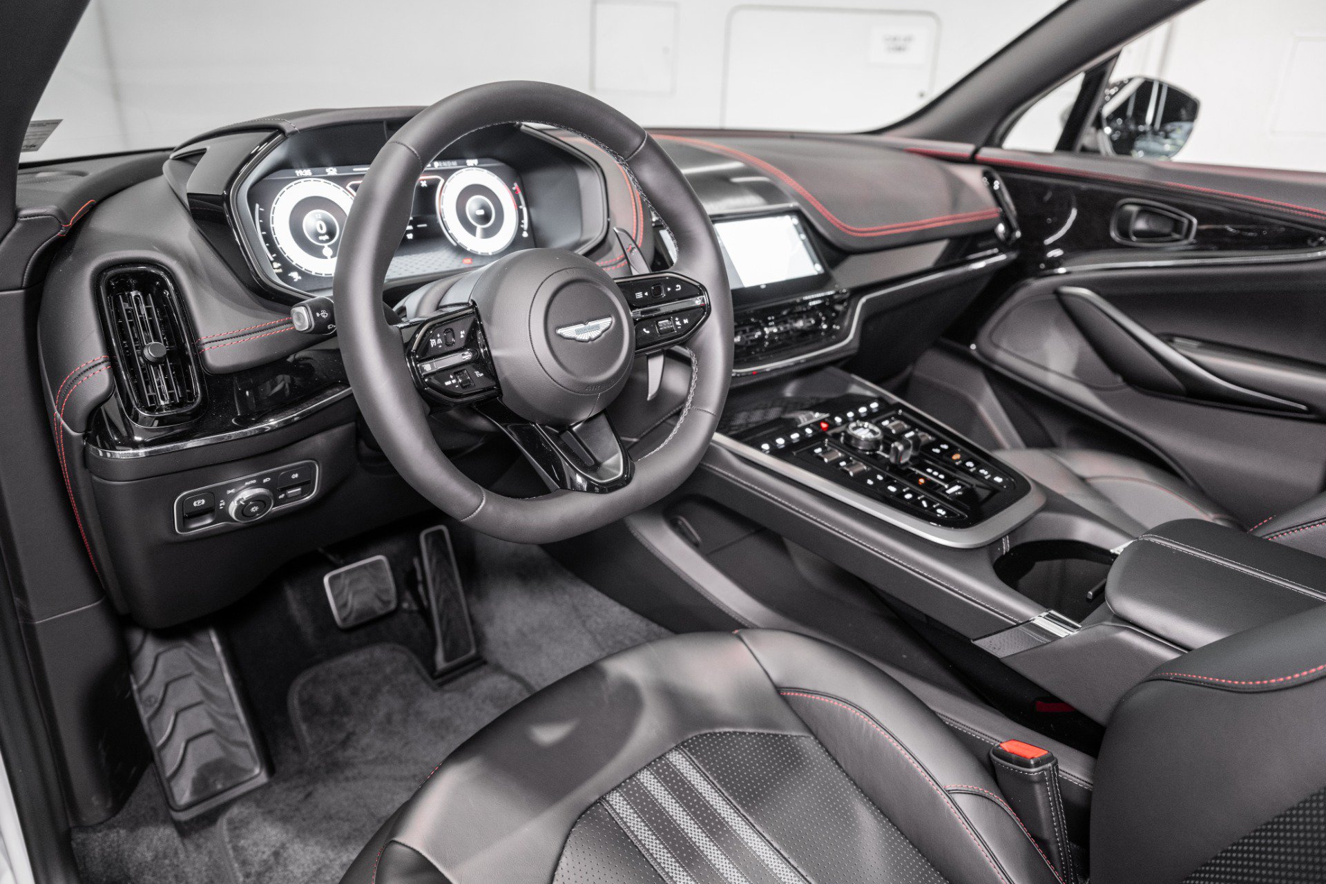 New 2026 Aston Martin DBX 707 AWD/4WD image 3