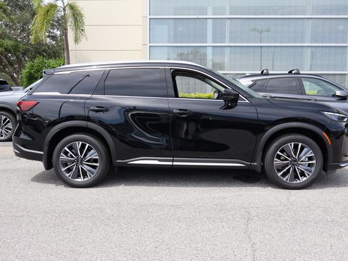 Certified 2026 INFINITI QX60 Luxe w/ Cargo Package image 11