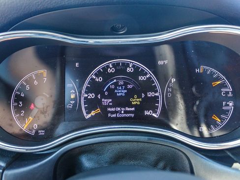 Used 2018 Jeep Grand Cherokee Laredo image 24