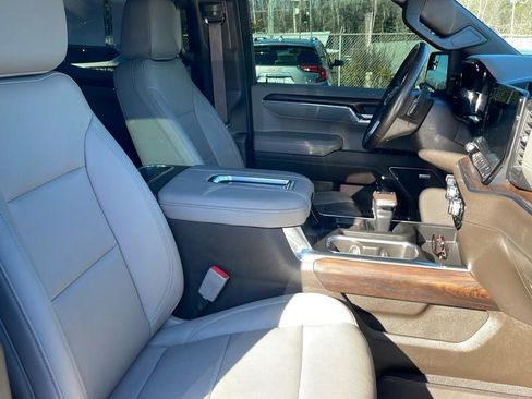 Certified 2022 GMC Sierra 1500 SLT w/ SLT Premium Package image 13