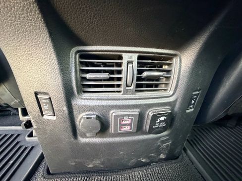 Used 2021 Nissan Titan PRO-4X w/ Pro-4x Convenience Package image 24