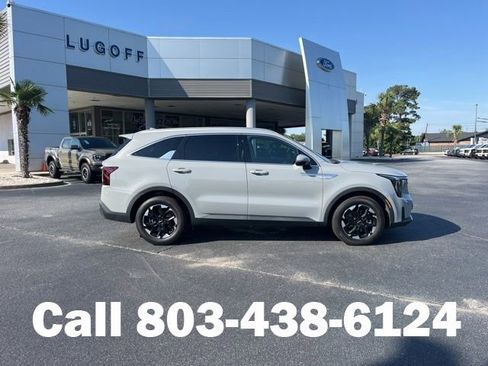 Used 2024 Kia Sorento S w/ Panoramic Sunroof Package FWD image 2