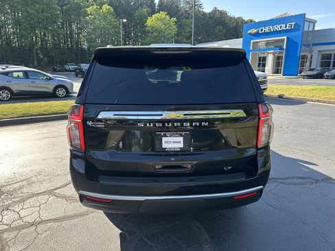 Used 2023 Chevrolet Suburban LT image 6